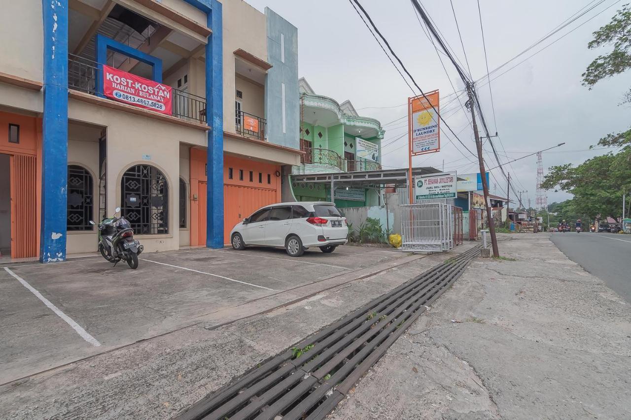 Reddoorz Syariah Near Terminal Batu Ampar 2 Hotel Balikpapan  Exterior photo