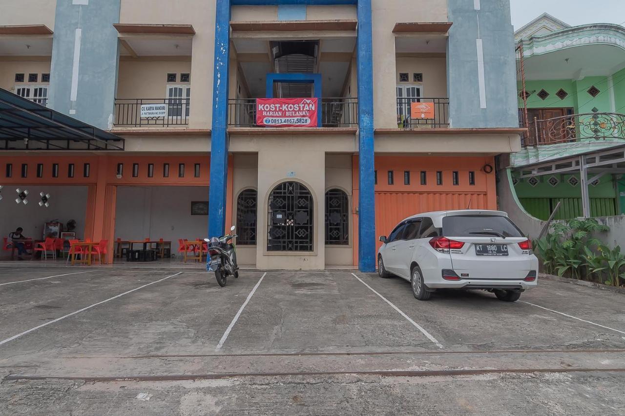 Reddoorz Syariah Near Terminal Batu Ampar 2 Hotel Balikpapan  Exterior photo